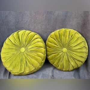 Vintage velvet round tufted pillows avacodo green